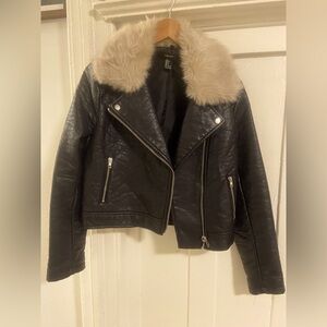 F21 faux leather jacket withh removable fur collar